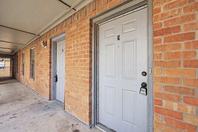 Interior Photo - Green Square Apts