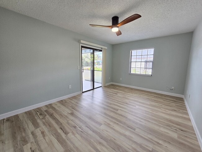 Building Photo - Charming 2 Bed / 1 Bath Annual Rental in Port Charlotte