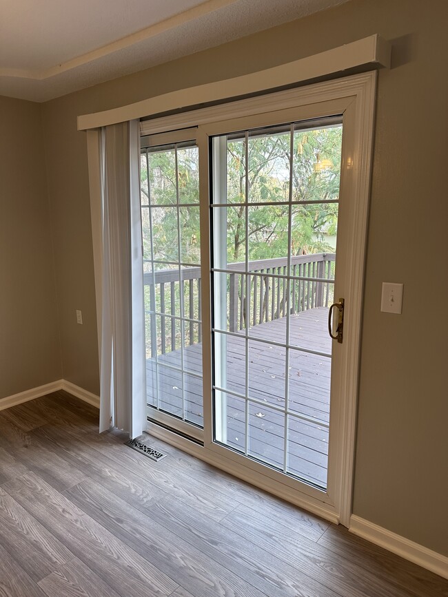 Building Photo - 203 20th Ave N