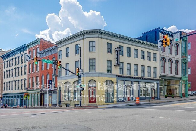Building Photo - 1321 1/2 E. Main St.