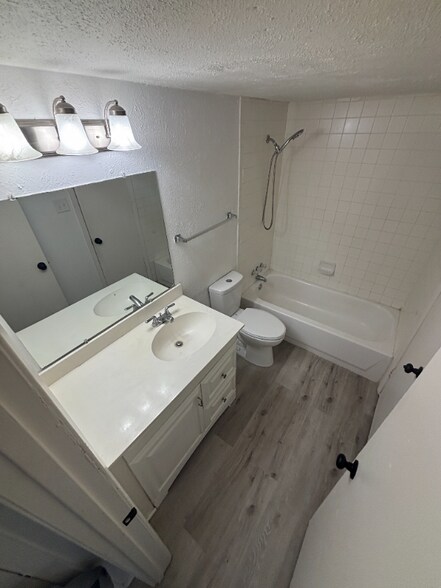 Building Photo - 919 S Weatherred Dr