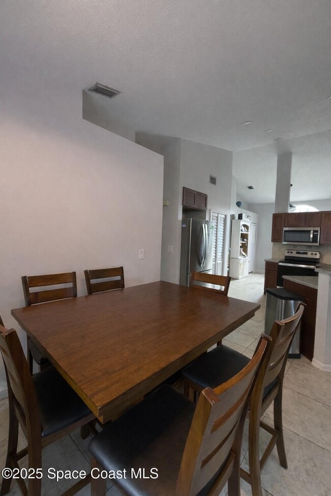 Building Photo - 1914 Jacques Dr