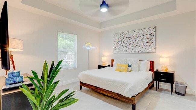 Building Photo - 627 47th St