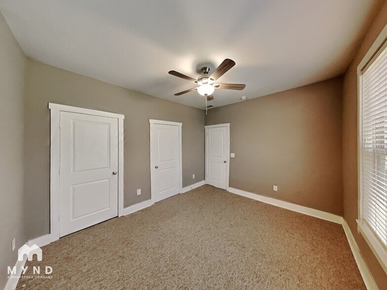 Building Photo - 177 Herring St