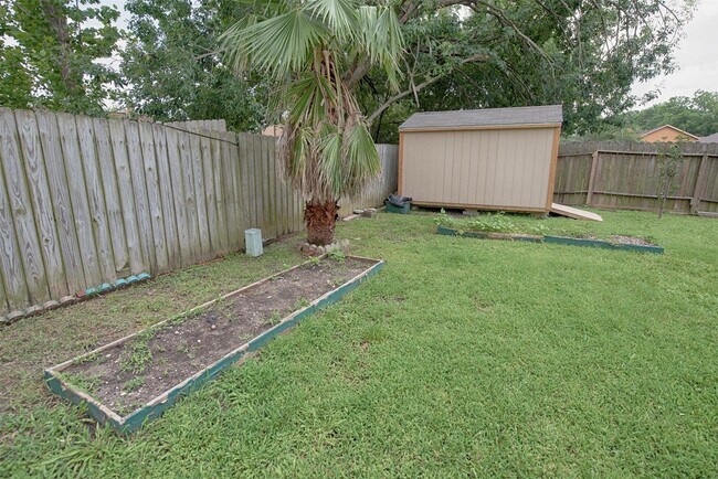 Building Photo - 2914 Tarpon Dr