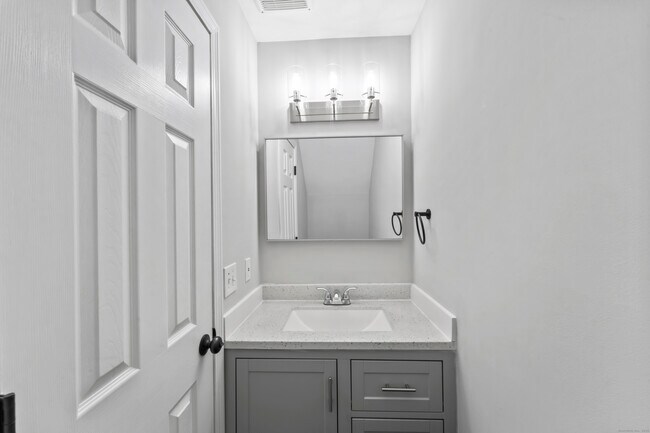 Building Photo - 2660 North Ave