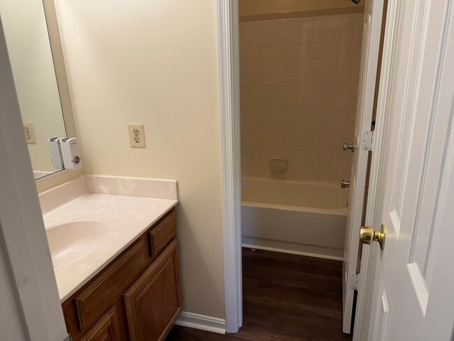 Building Photo - 15538 Port Washington Ct