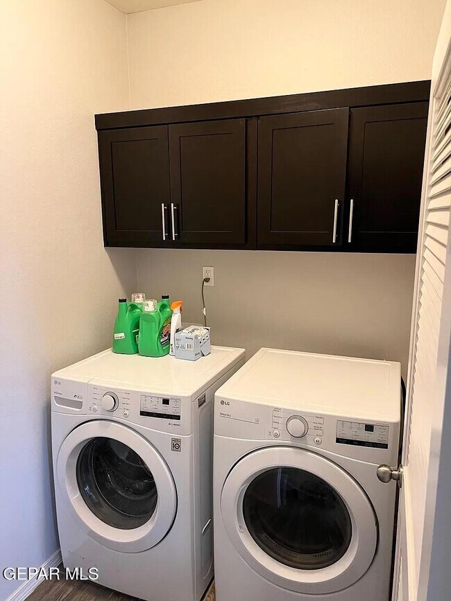 Building Photo - 15120 Method Ave