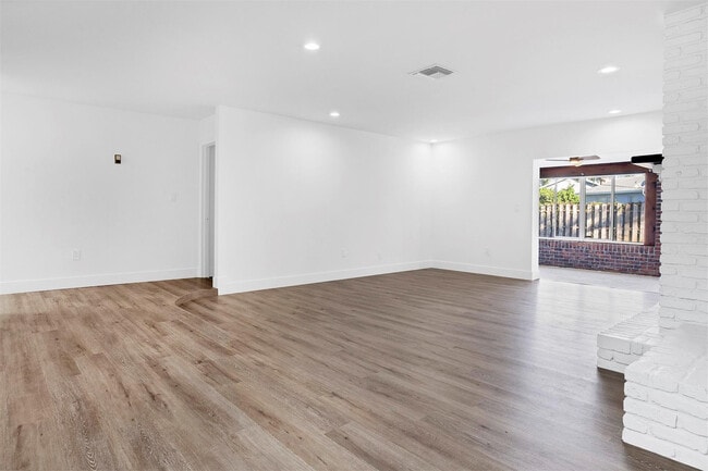 Building Photo - 7841 NW 46th St