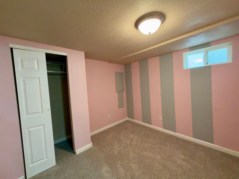 Building Photo - 1509 Oak Ct