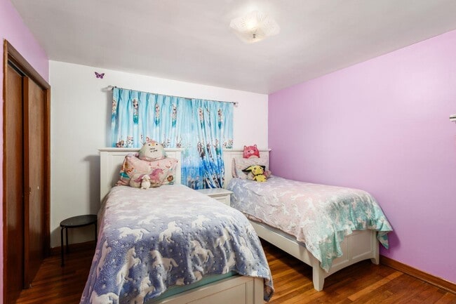 Building Photo - 711 Country Club Rd