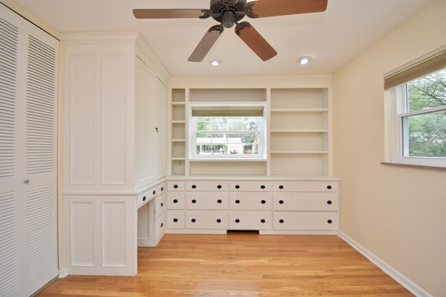 Building Photo - 7236 Longfield Dr