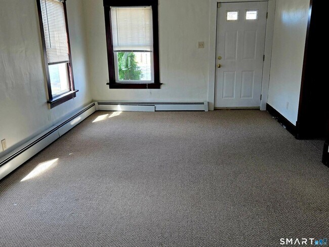 Building Photo - 150 Spencer St