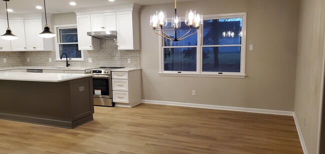 Dining room - 13 James Ave