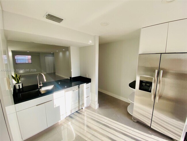 Building Photo - 199 SW 12th Ave