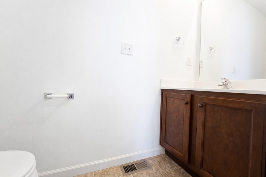 Building Photo - 108 Linda Sue Ln