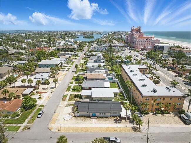 Building Photo - 3528 Casablanca Ave