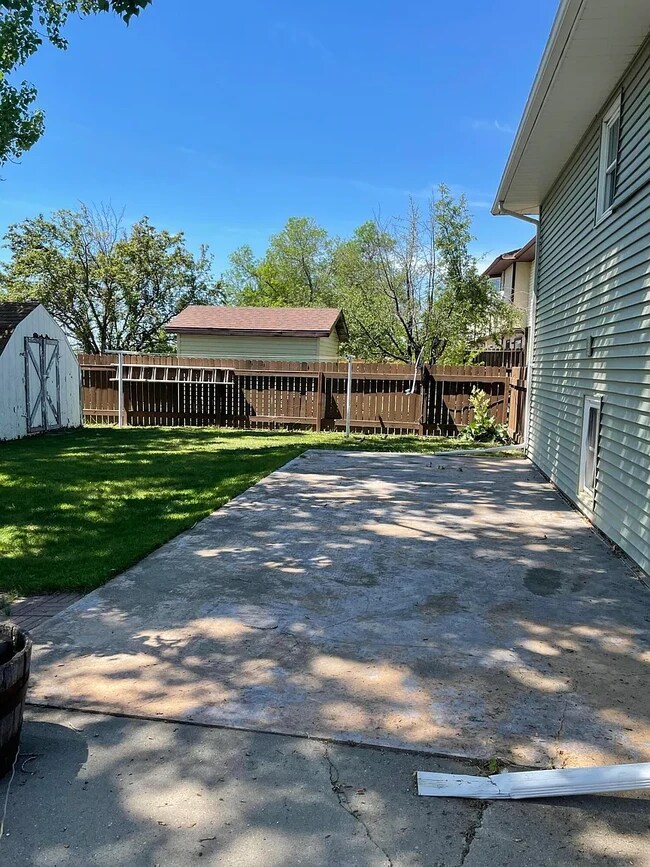 Building Photo - 1117 Expansion Dr