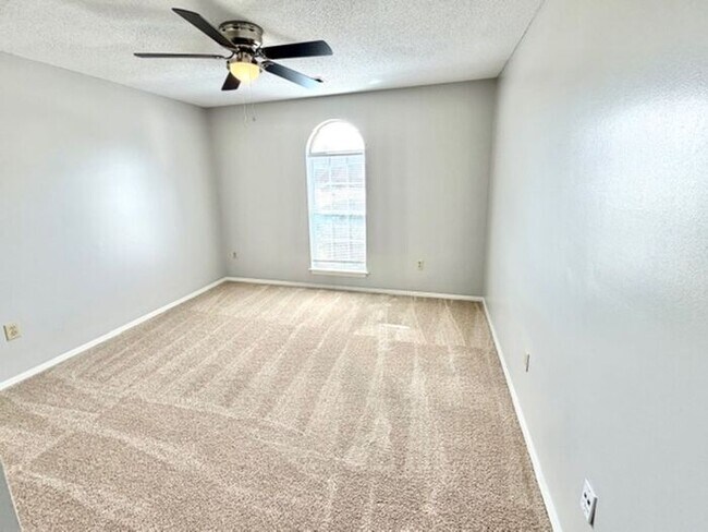 Building Photo - Now Leasing a 3 Bedroom 2 Bath In Southaven