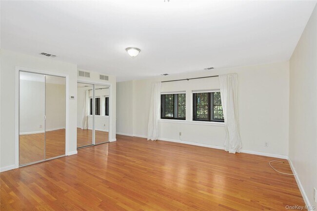 Building Photo - 403 Chateau Rive