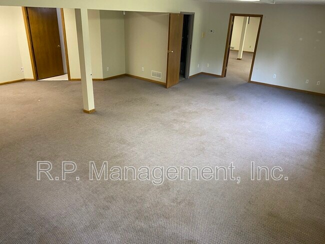 Building Photo - 4626 Linnea Ln
