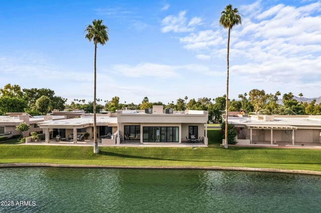 Building Photo - 7861 E Vía Marina