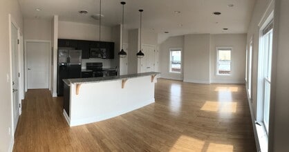 Building Photo - Stunning 1-Bedroom Apartment in the Heart of Schenectady!