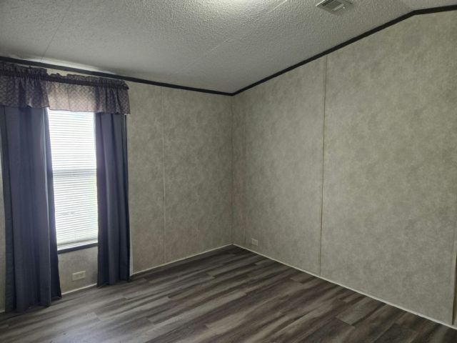 Building Photo - 76 Stebbins Dr