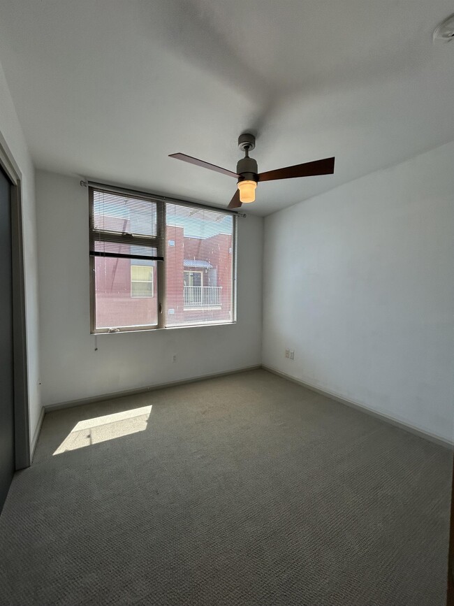 Building Photo - 339 Platinum St SW
