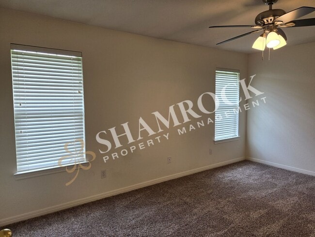 Building Photo - Surrey Ridge Duplex
