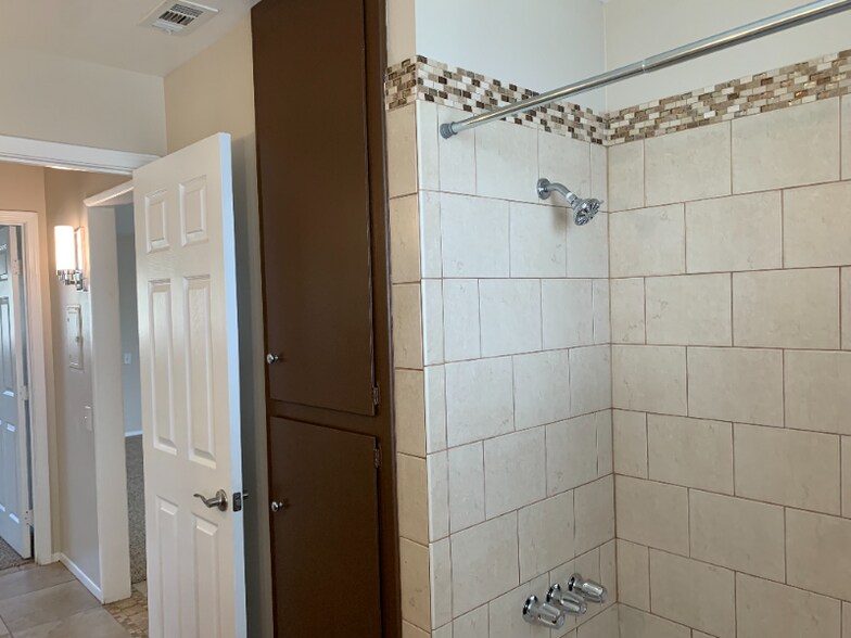 Building Photo - 25863 Pacific St