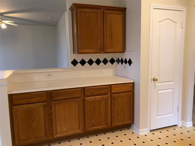 Building Photo - 3604 Roller Crossing