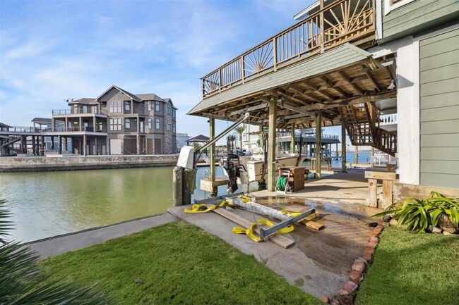 Building Photo - 339 Admiral Cir