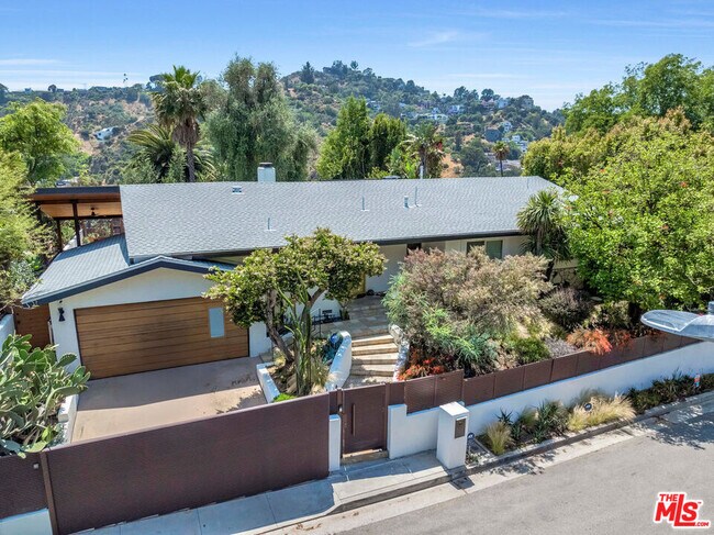 Building Photo - 6570 Lakeridge Rd