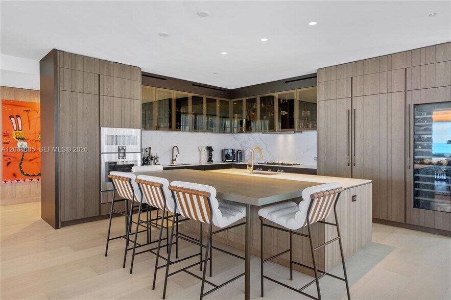 Building Photo - 8955 Collins Ave