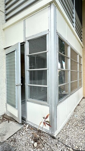 Building Photo - 173 Lake Dora Dr