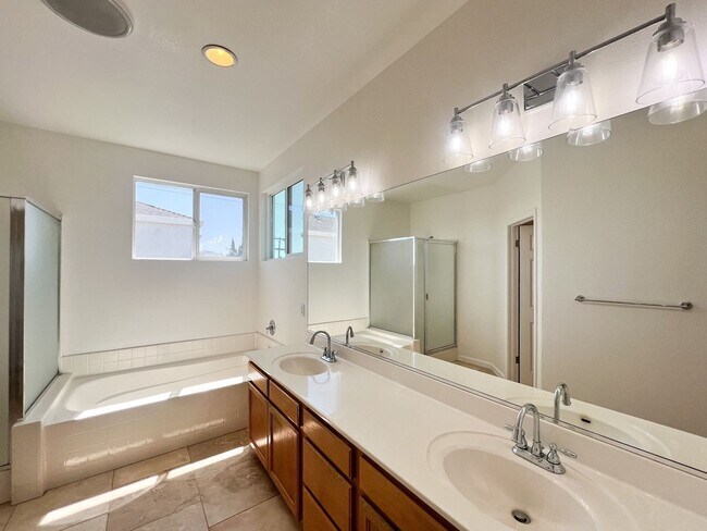 Building Photo - 509 Marla Dr