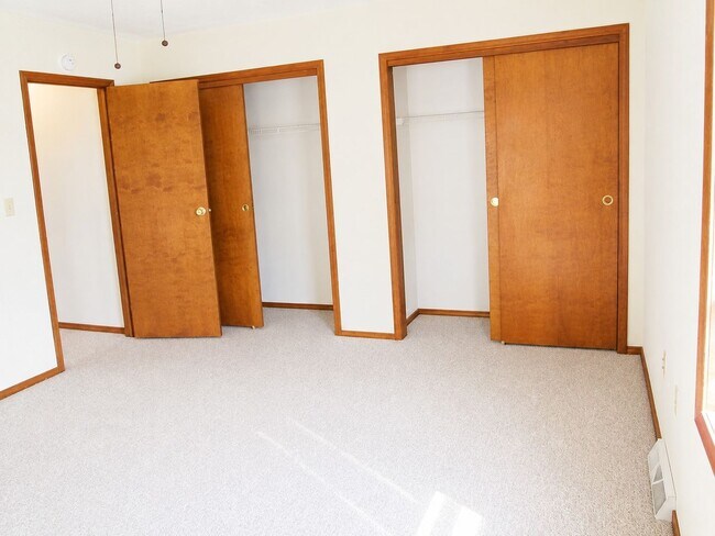 Building Photo - 3502 -12 PLUM STREET ERIE PA 16508