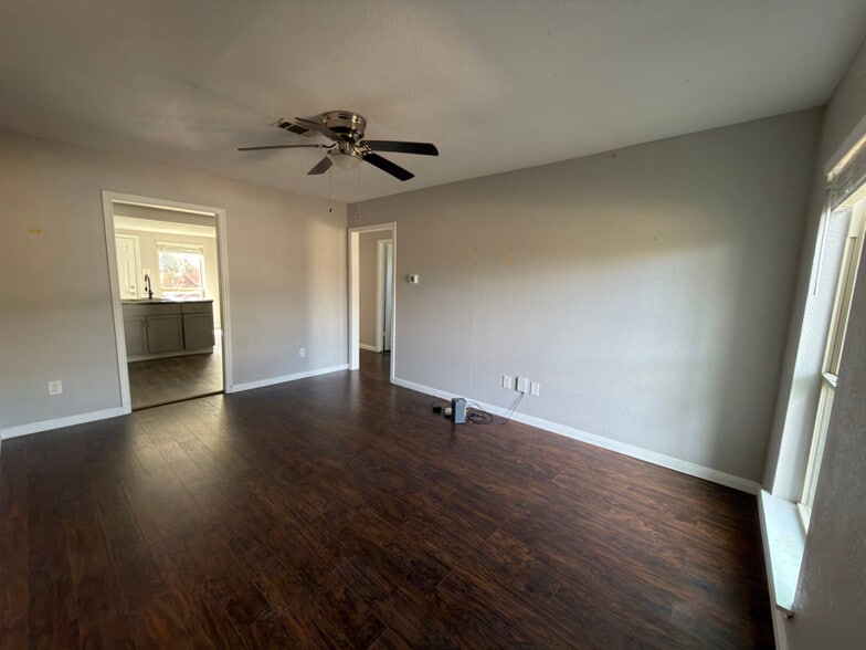 Building Photo - 3011 FM2280