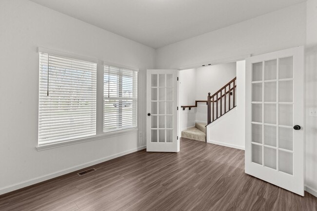 Building Photo - 126 Cardow Dr