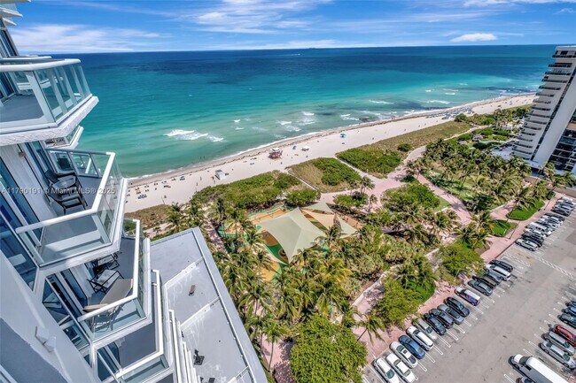 Building Photo - 6515 Collins Ave