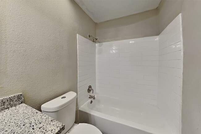 Building Photo - 3007 Birch Creek Dr