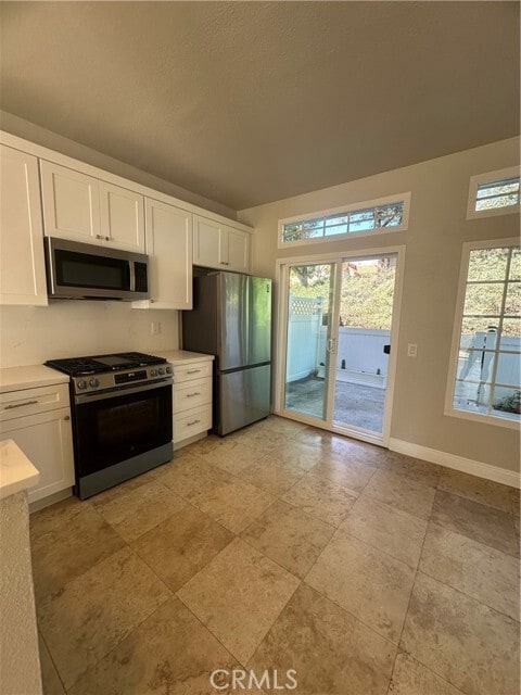 Building Photo - 28265 Paseo El Siena