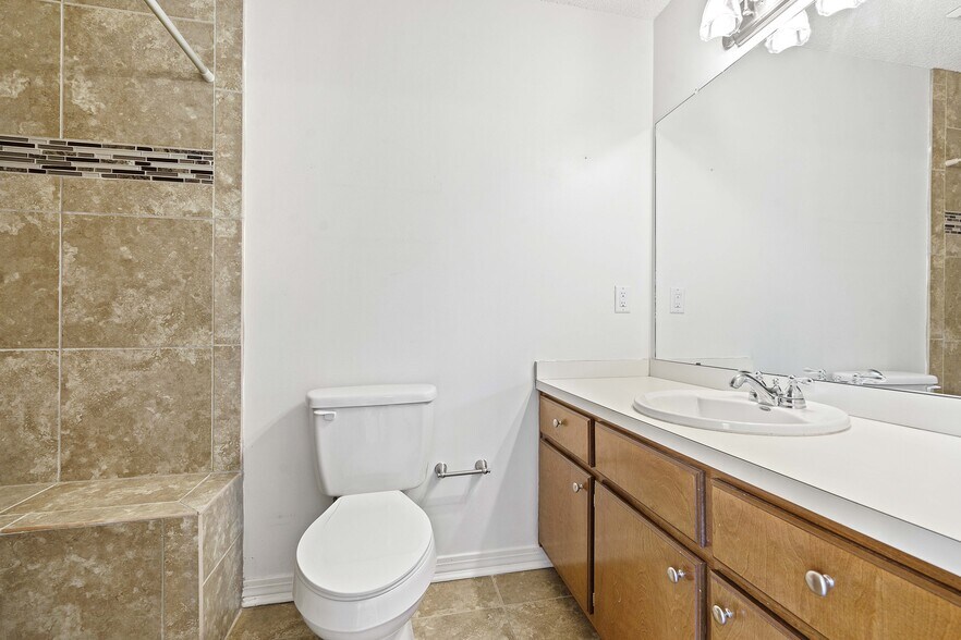 Building Photo - 6355 Burnham Wood Pl