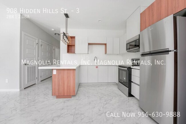 Building Photo - 908 Hidden Hls St