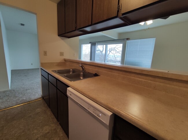 Building Photo - 2070 Bechelli Ln