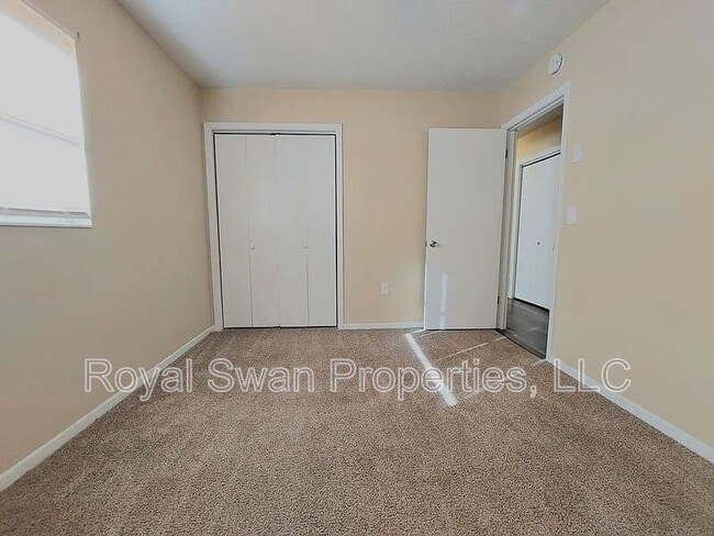 Building Photo - 4035 S Wellington Dr