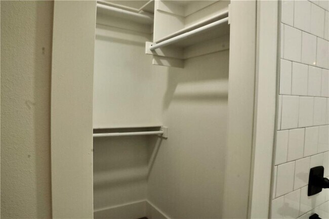 Building Photo - 858 NW B St