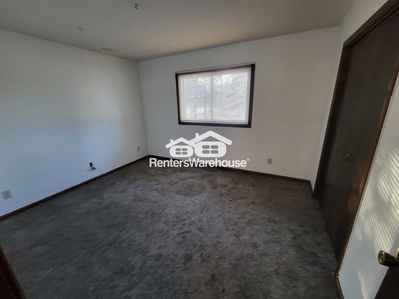 Building Photo - 1465 Cottonwood Rd