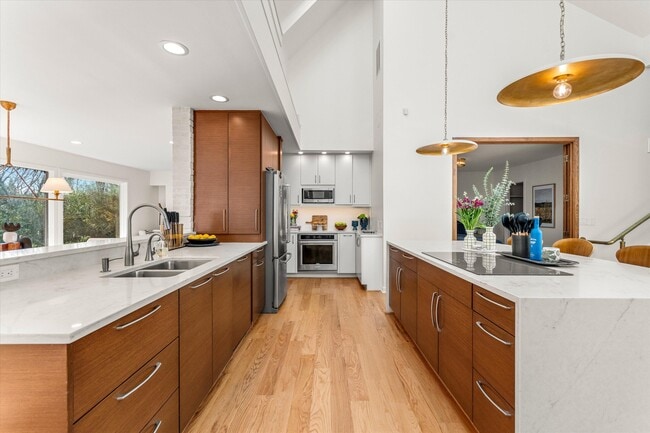 Building Photo - 3936 Holden Dr